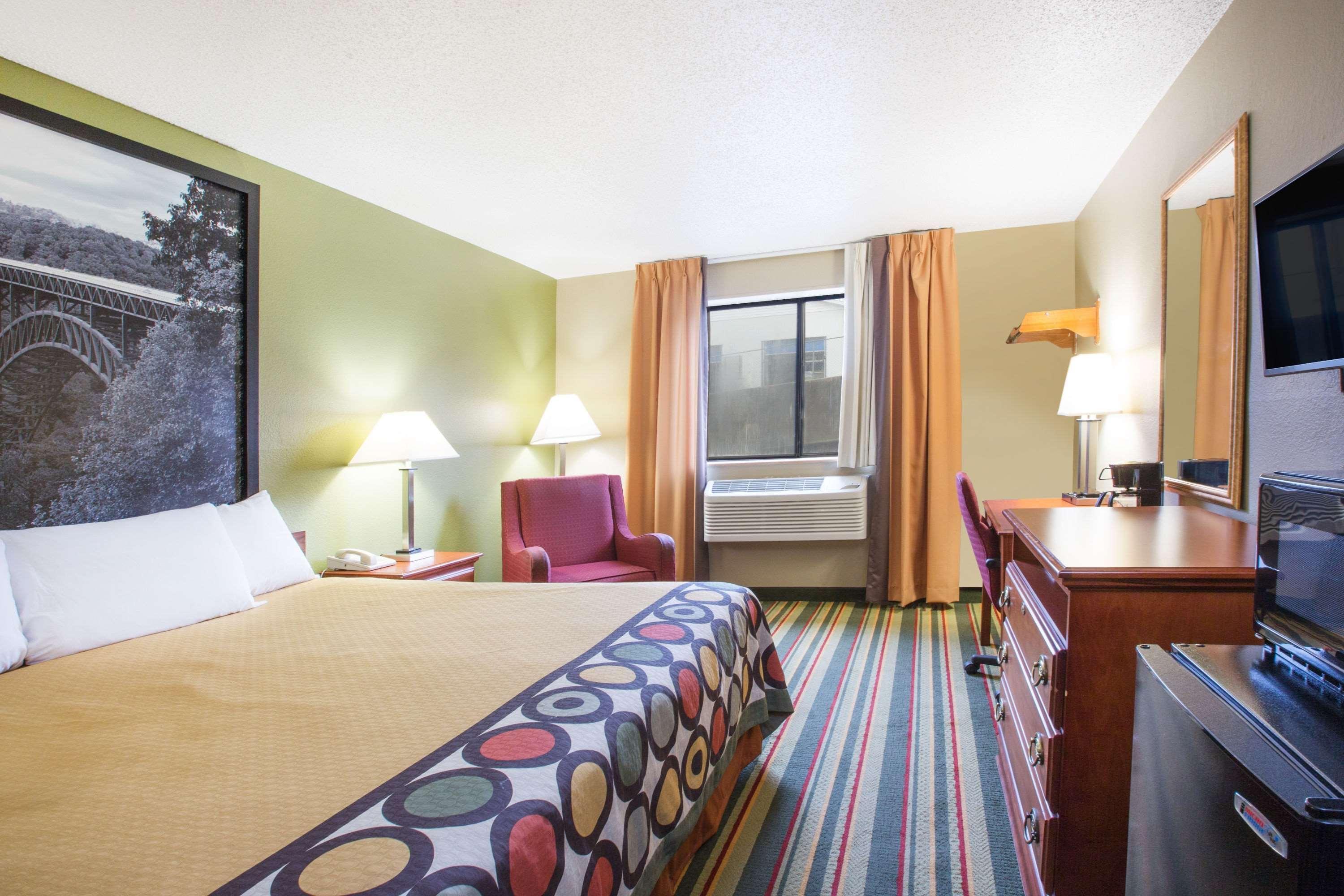 Super 8 By Wyndham Beckley Hotel Kültér fotó